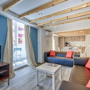 centrally-located-valletta-2-bedroom-loft.hotelssaintjulians.com/
