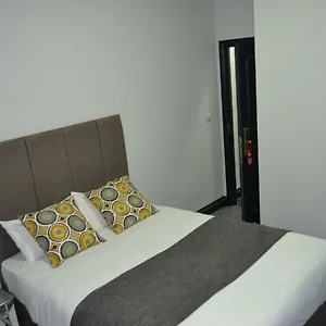 Manor House London 2*, Woodford Wielka Brytania